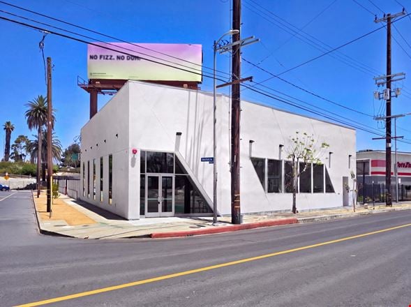 5075 W Adams