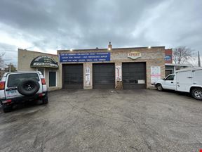 Vacant freestanding 2,900 SF building on N Elston Ave, Chicago