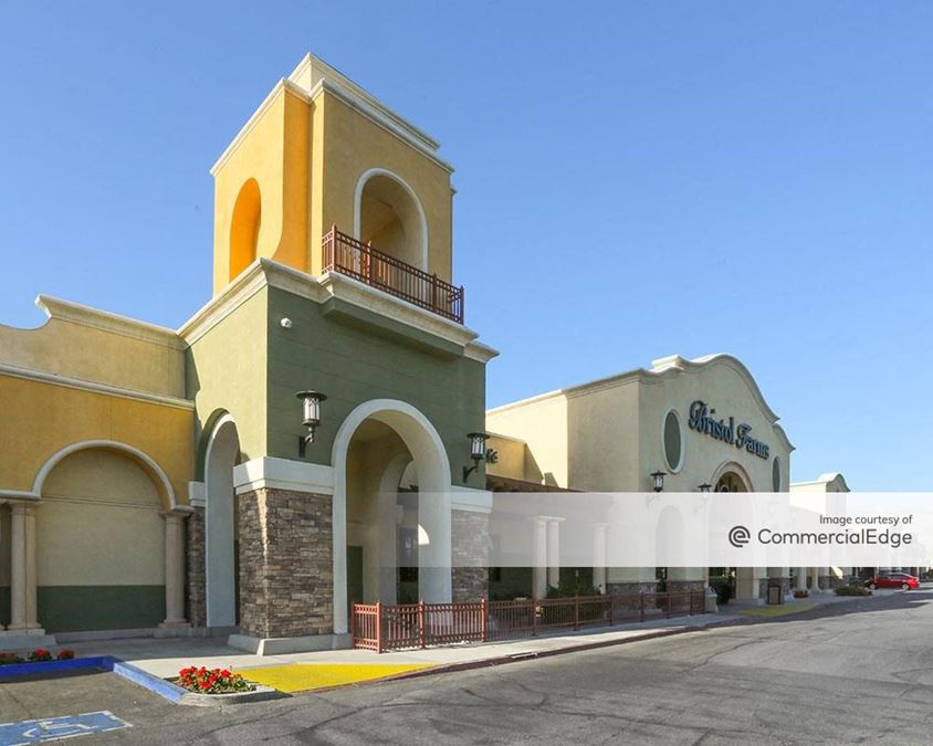 Plaza de Monterey Shopping Center Bristol Farms Property & Listing