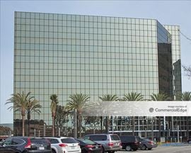4000 MacArthur - West Tower