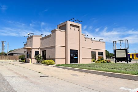 Retail space for Rent at 7902 University Ave in Lubbock