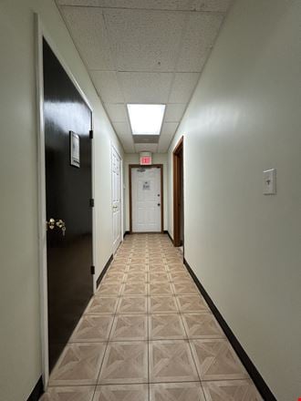 508 Idlewild Avenue, Suite 4 