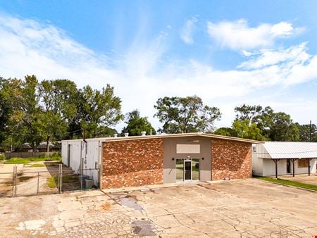 Photo of commercial space at 10125 Mammoth Ave in Baton Rouge