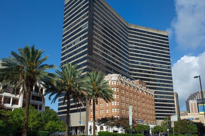 LA, New Orleans - St Charles and Poydras