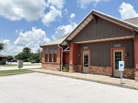FOR LEASE: 1,301 SF EXECUTIVE OFFICE CONDO