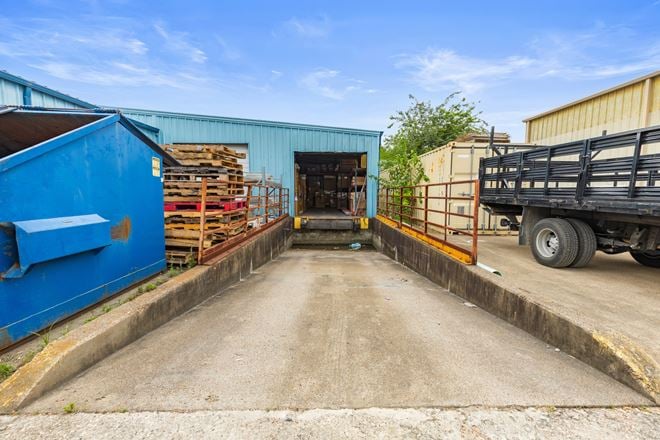 Baytown Flex Space Near I-10 & Hwy 146
