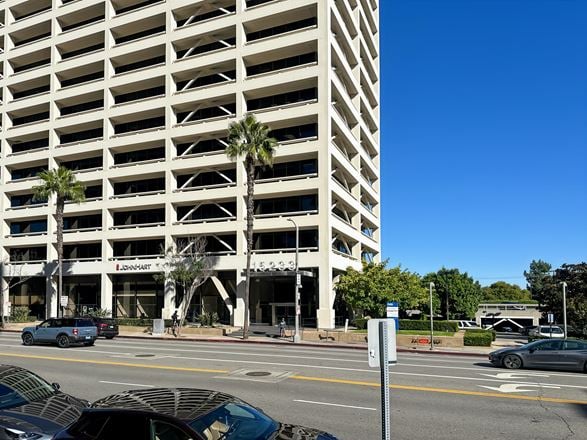 CA, Sherman Oaks - Galleria