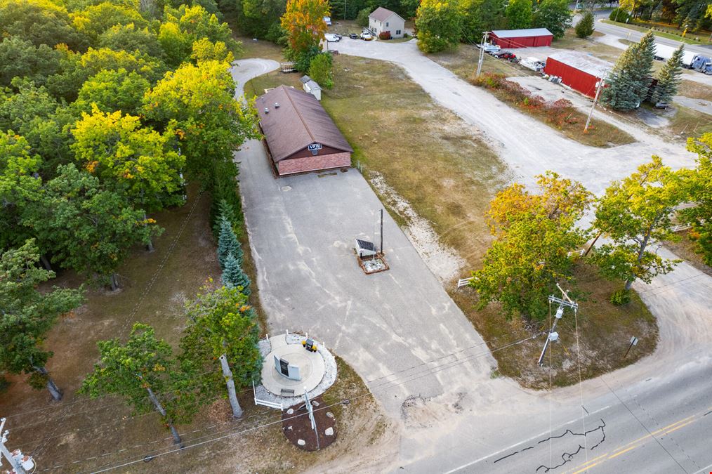 4584 S Straits Highway, Indian River, MI, 49749