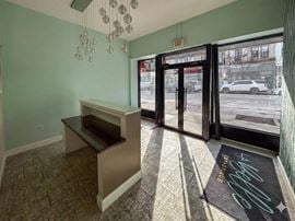 1,300 SF | 1143 Fulton Street | Retail Space with Glass Frontage & Basement for Lease