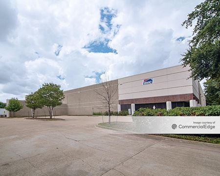 455 Airline Drive - Coppell