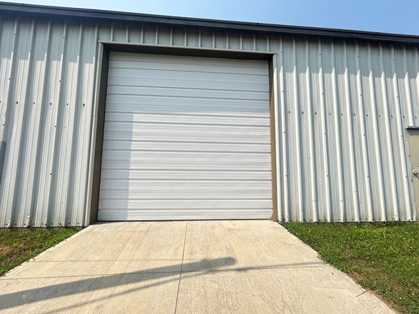 283 E Main St