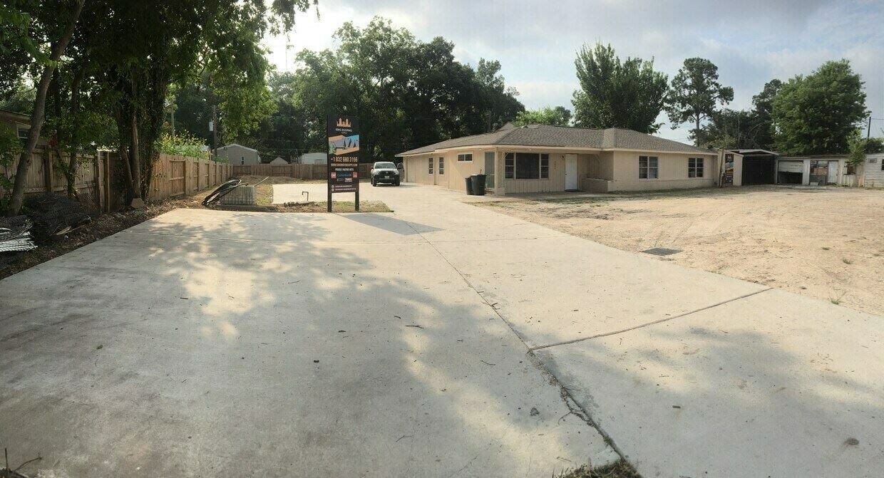 Prime Campbell Rd Corner – Versatile Use Opportunity in Spring Branch