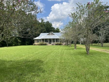 Photo of commercial space at 1862 Louisiana 22 in Madisonville