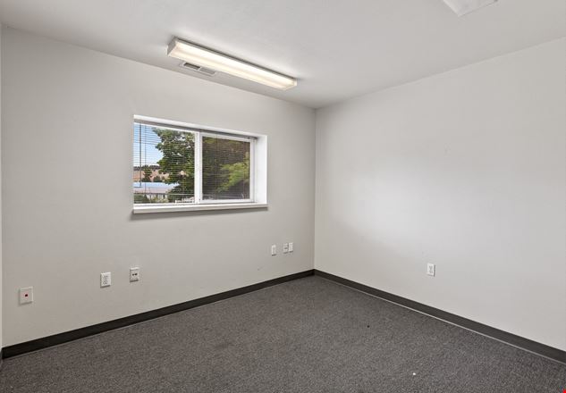 10,000 SF Industrial Building w/ Secured Yard