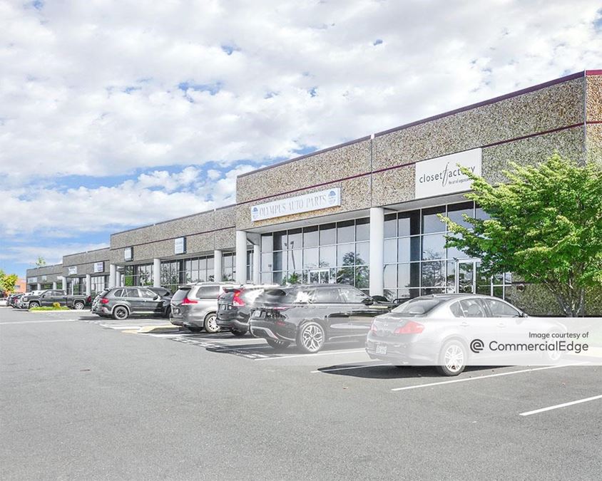 Brookfield Plaza 4425 Brookfield Corporate Drive, Chantilly, VA