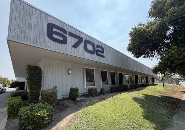 6702 Inglewood Avenue, Suite H