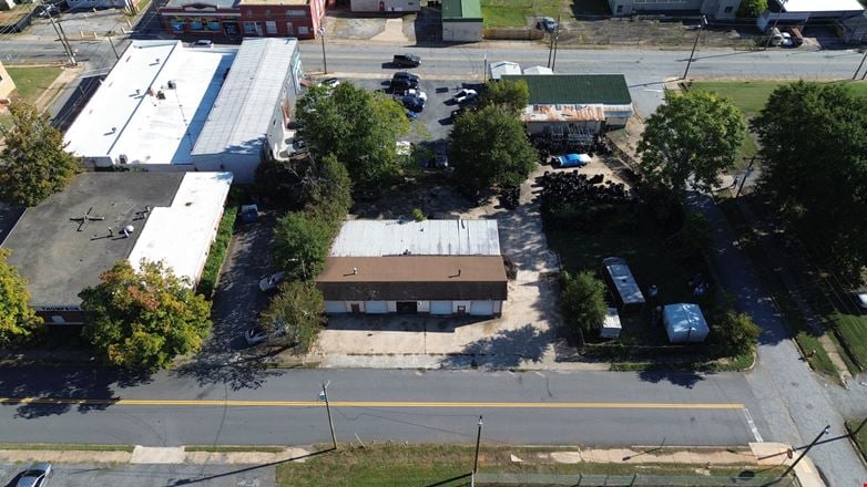 320 W Market St, 307 W Church St, 00 W Church St