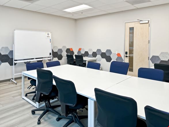 Regus - Ontario - W 6th Street