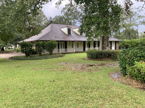 Office Building For Sale on LA-1