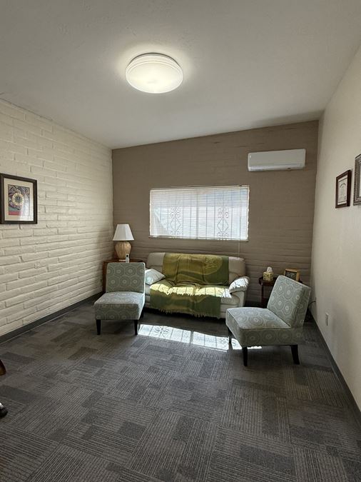 2550 E Fort Lowell