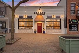 453 Center St