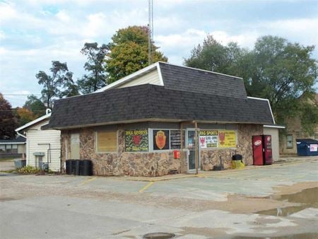 Retail space for Sale at 811 E Green Bay St in SHAWANO