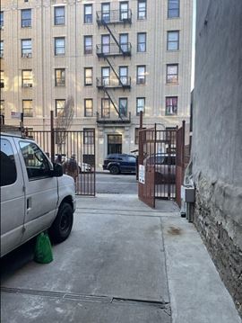1146 Longfellow Ave
