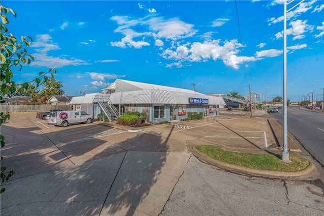 1300 S Texas Ave