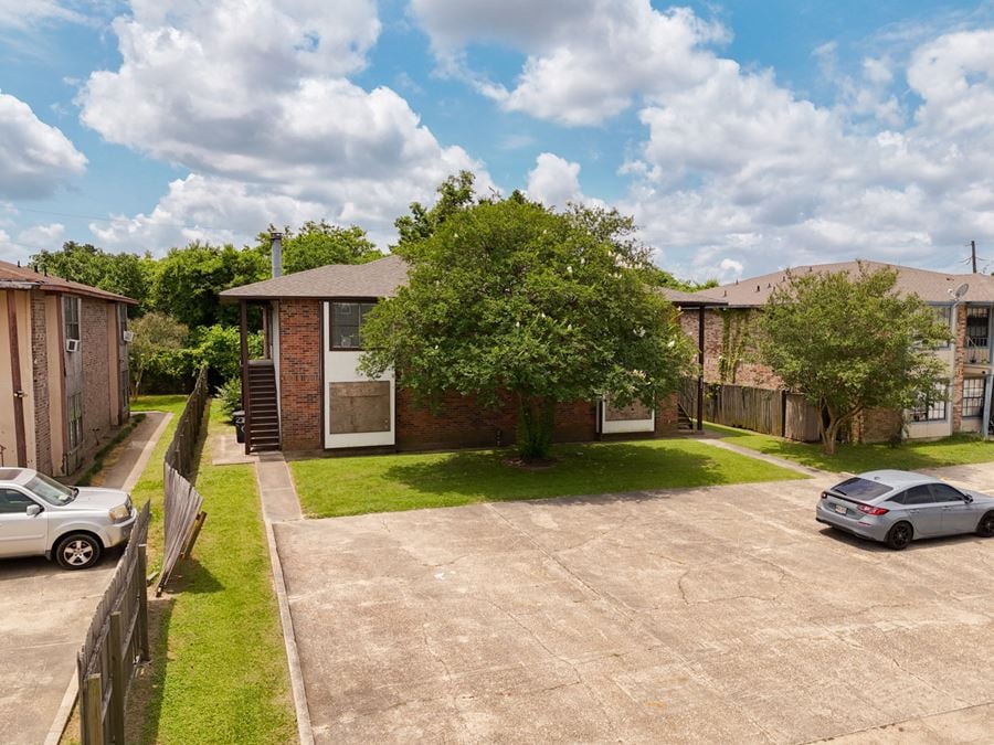 Value-Add Fourplex near Burbank Dr