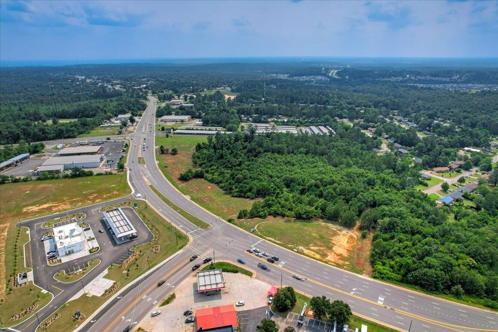 Ascauga Lake Road and Edgefield Road