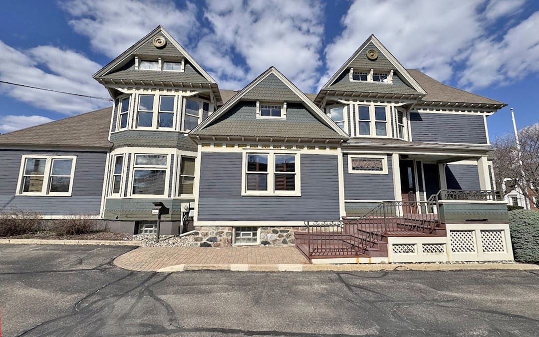 218 S Main St
