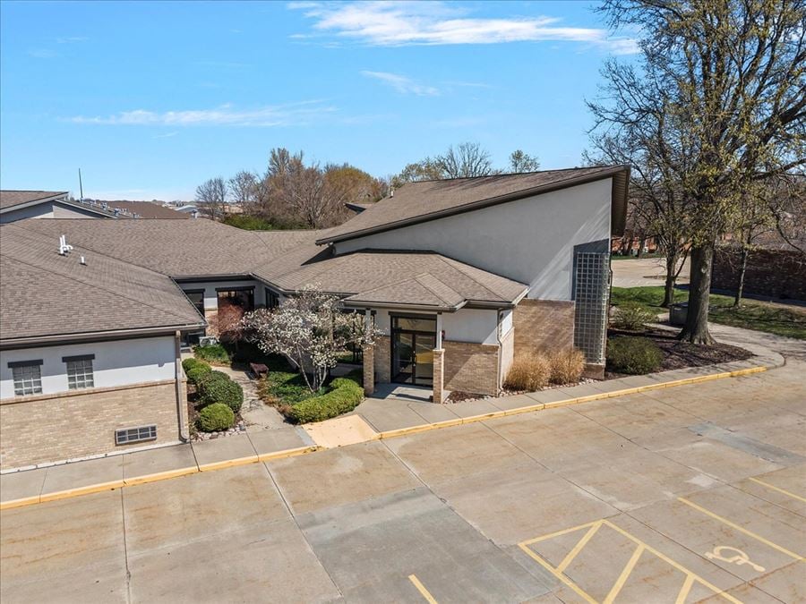 Sophisticated & Contemporary Office Space For Sale or Lease