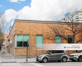 965 West Chicago Avenue