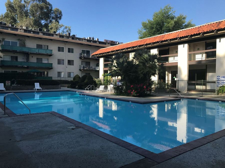 Encino Oaks Condominiums