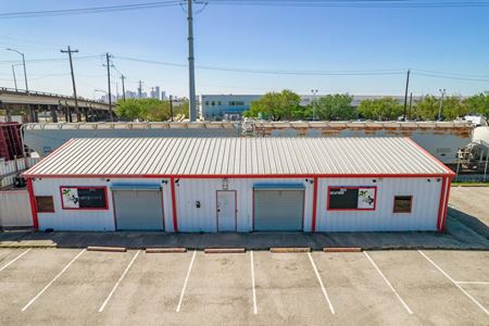 Freestanding Restaurant with Parking spaces for Rent in Houston East Downtown! - Houston