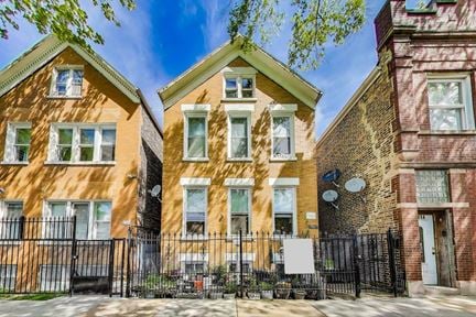 2916 West 25th Place