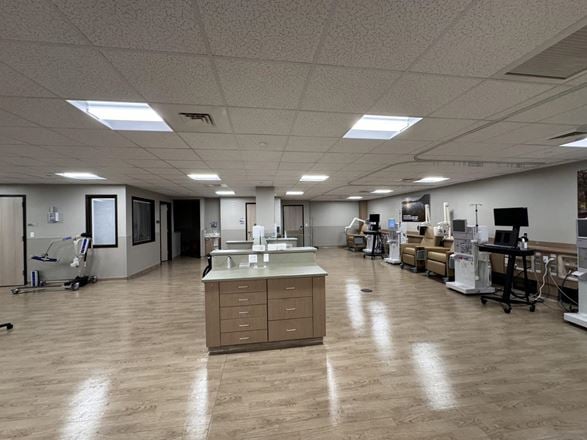 1414 West 4th St - For Lease