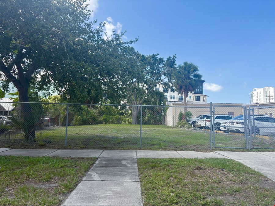 Vacant Lot In The Heart Of Sarasota