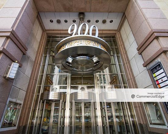 900 North Michigan Avenue