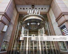 900 North Michigan Avenue