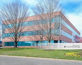 216 Schilling Circle