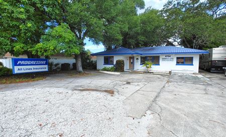 Freestanding Office Building with tons of Parking! - Bradenton