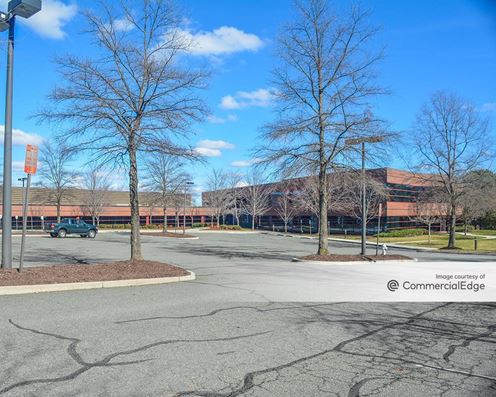 Innsbrook Corporate Center - Lake Brook Commons