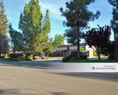 Woodward Business Park - 295, 323 & 351 West Cromwell Avenue