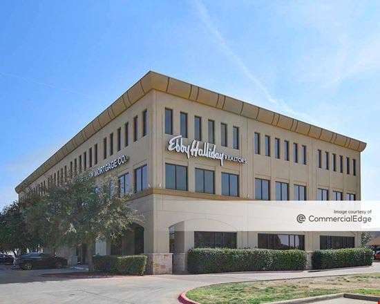 Stonebriar Commons on Legacy Buildings 1 & 8