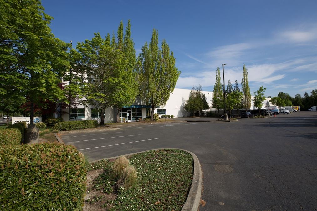 17948 NE Riverside Pkwy, Portland, OR 97230