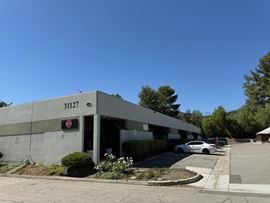 Westlake Commerce Center - 31121-31131 Via Colinas