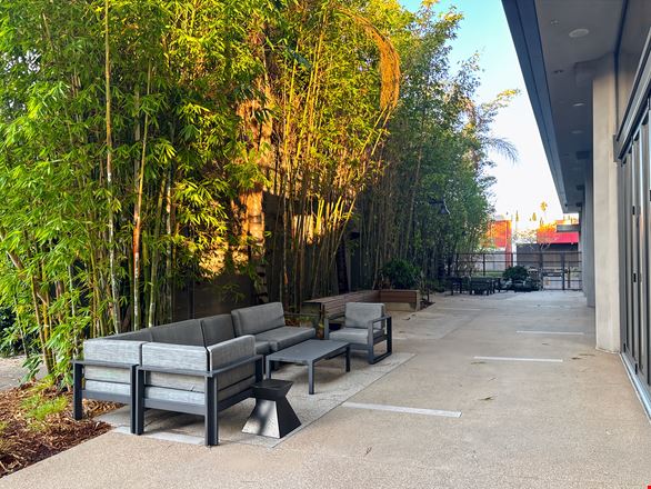 Lankershim Plaza