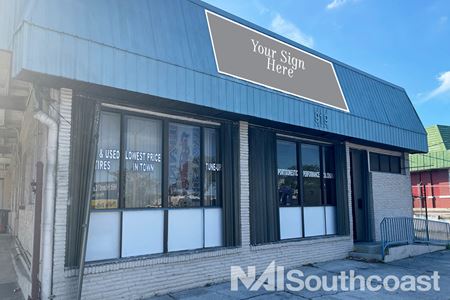 Service Center/Showroom: For Lease - Fort Pierce