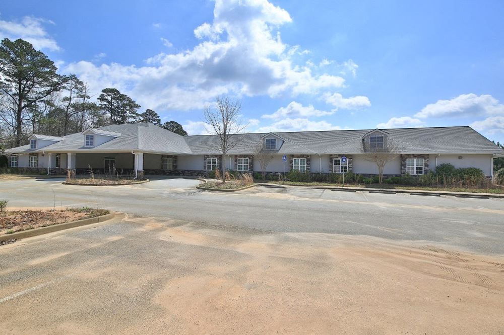 12-Unit Healthcare Facility | ±8,878 SF